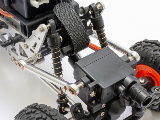 スムーズな走行を実現するショックアブソーバー4本装備