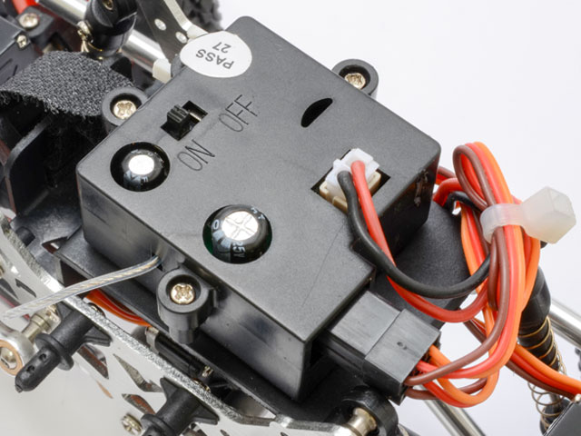 コンパクトな一体型レシーバー&ESC ユニット