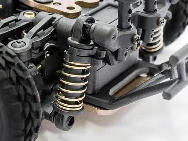 4輪独立サスペンション装備