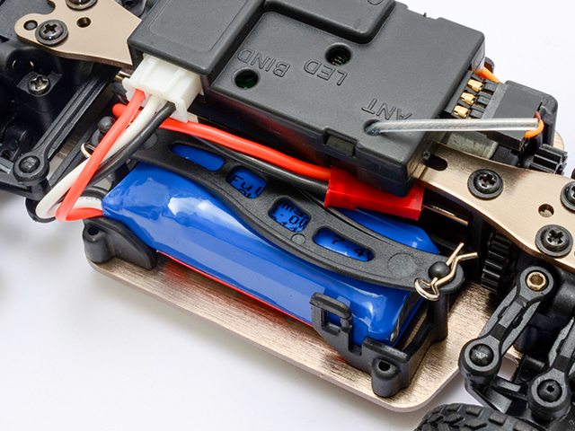 Lipo 7.4V 400mAh バッテリーで約15分のロングラン