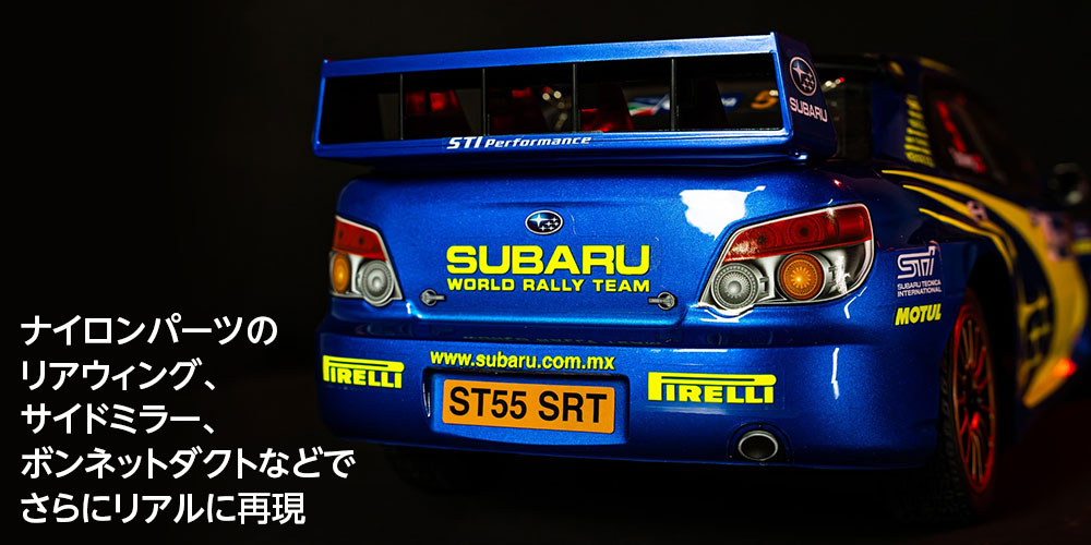 メッシュポケットとゴムバンドの仕切りがあり、ケーブルや工具などを整理して収納