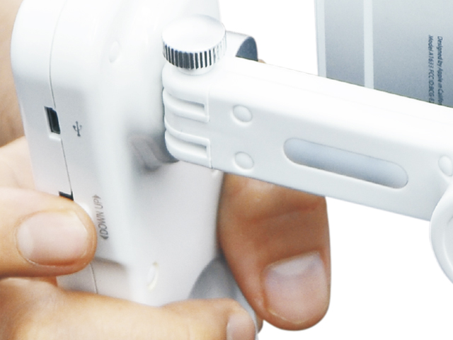 縦方向はジョグダイアルで手元で補正可能。