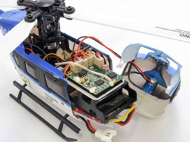 分割式キャビンの採用でバッテリー交換が簡単に行えます